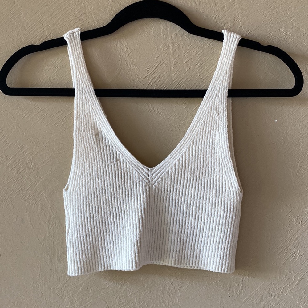 NWT Urban Outfitters Crop Top + Bike Shorts M Knit Set Cream - Picture 3 of 9